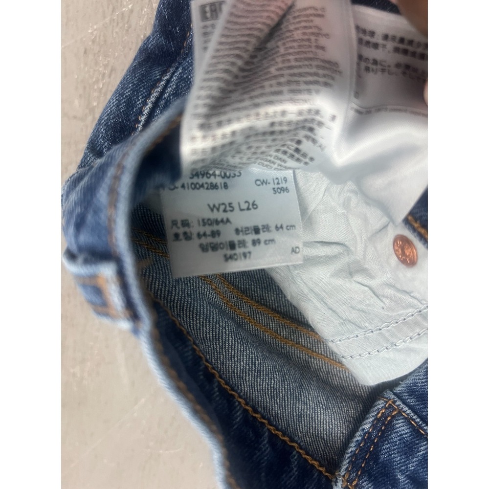 Levi's Premium Wedgie Straight Fit Jeans Women's 25x26 Blue Denim Frayed Hem - Picture 8 of 12